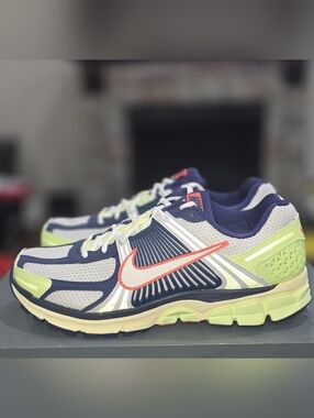 Nike Zoom Vomero 5 Volt Navy